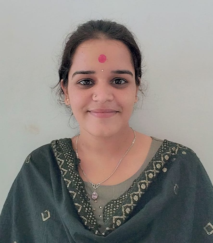 मीना  भट्ट